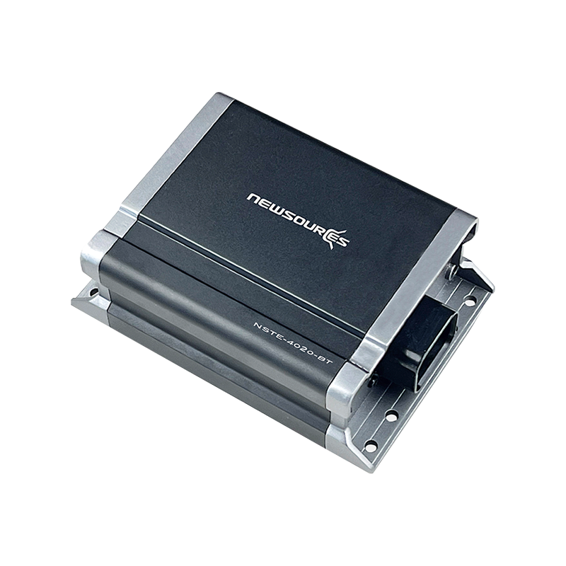 Bluetooth レシーバー付き 4 チャンネル フルレンジ クラス D アンプ